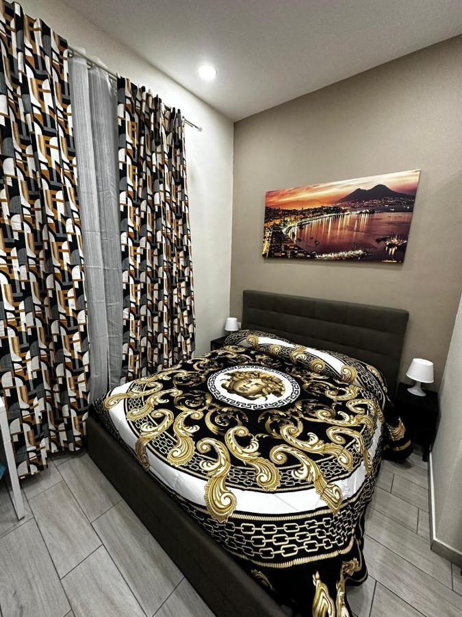 B&B Spaccanapoli A Due Passi Da Via Tribunali Bagian luar foto