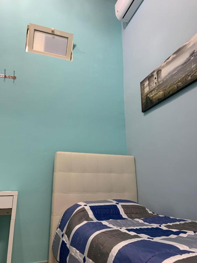 B&B Spaccanapoli A Due Passi Da Via Tribunali Bagian luar foto