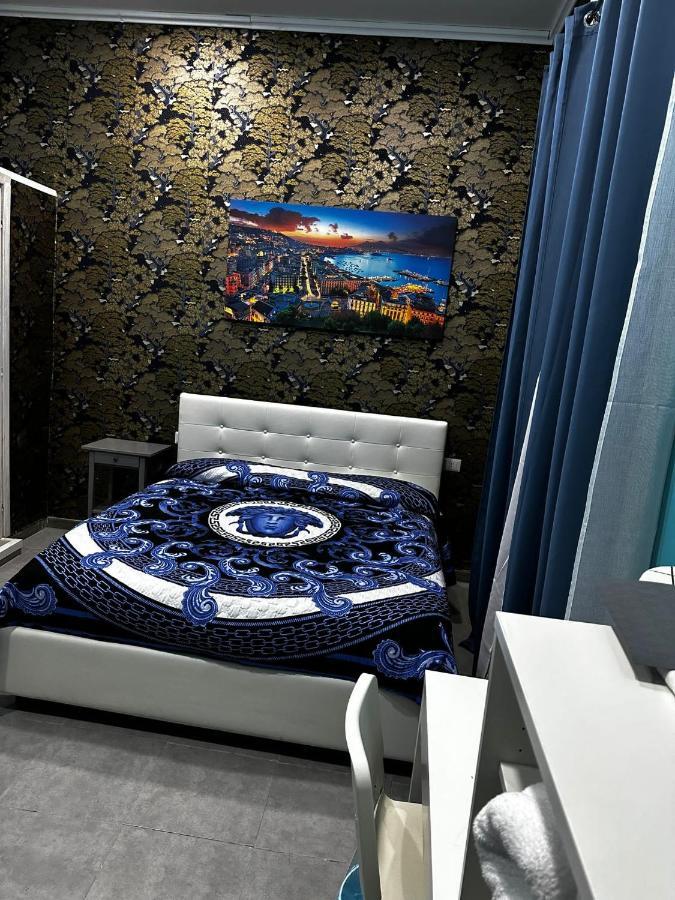 B&B Spaccanapoli A Due Passi Da Via Tribunali Bagian luar foto