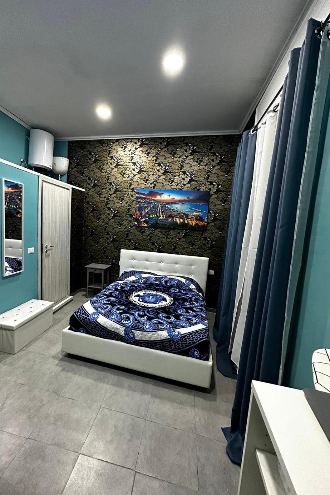 B&B Spaccanapoli A Due Passi Da Via Tribunali Bagian luar foto
